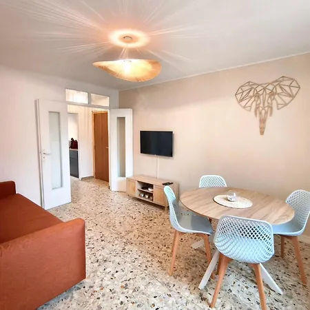 Quiet Flat In Neat Beaches And Downtown * Αζάτσιο